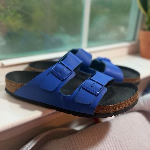 Birkenstock Men’s Arizona Sandals in Ultra Blue with Black Soles Size 44 main image 9